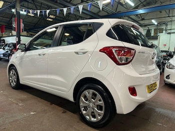 Used Hyundai i10 2015 for sale - 76926540: Photo