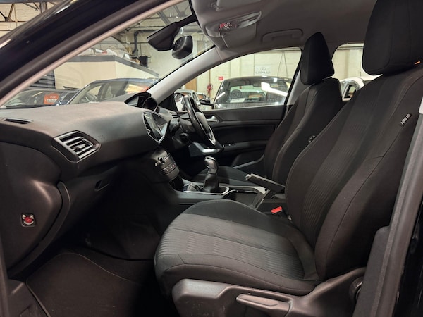 Used Peugeot 308 2015 for sale - 76158603: Photo 11