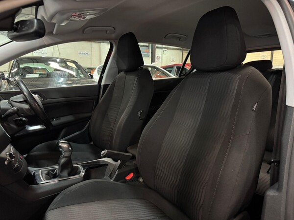 Used Peugeot 308 2015 for sale - 76158603: Photo 13