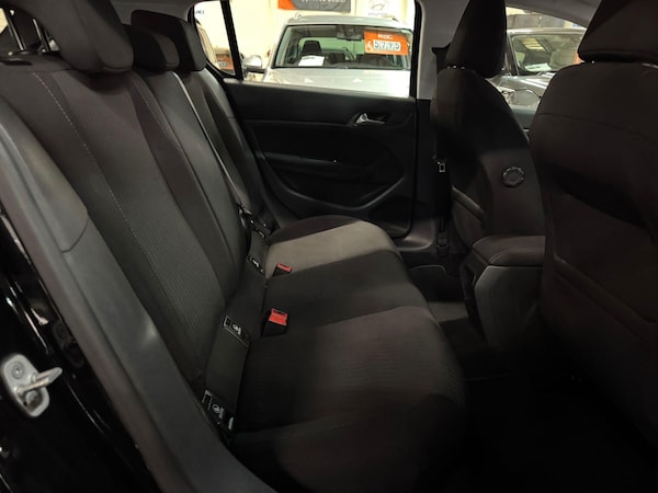 Used Peugeot 308 2015 for sale - 76158603: Photo 15