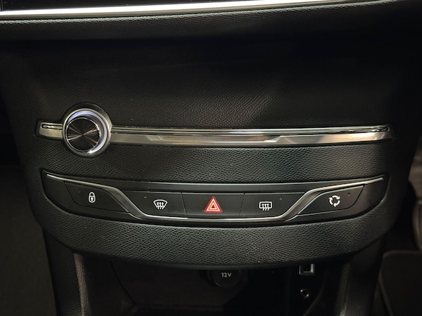 Used Peugeot 308 2015 for sale - 76158603: Photo 32