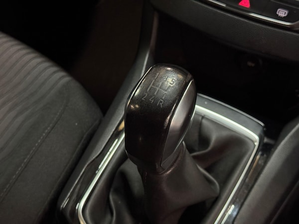 Used Peugeot 308 2015 for sale - 76158603: Photo 34