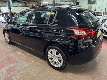 Used Peugeot 308 2015 for sale - 76158603: Photo 4