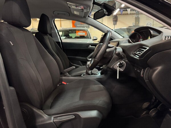 Used Peugeot 308 2015 for sale - 76158603: Photo 8