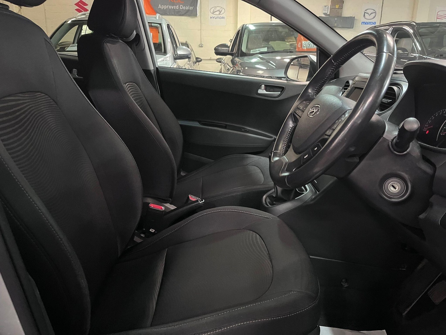 Used Hyundai i10 2017 for sale - 76084492: Photo 14