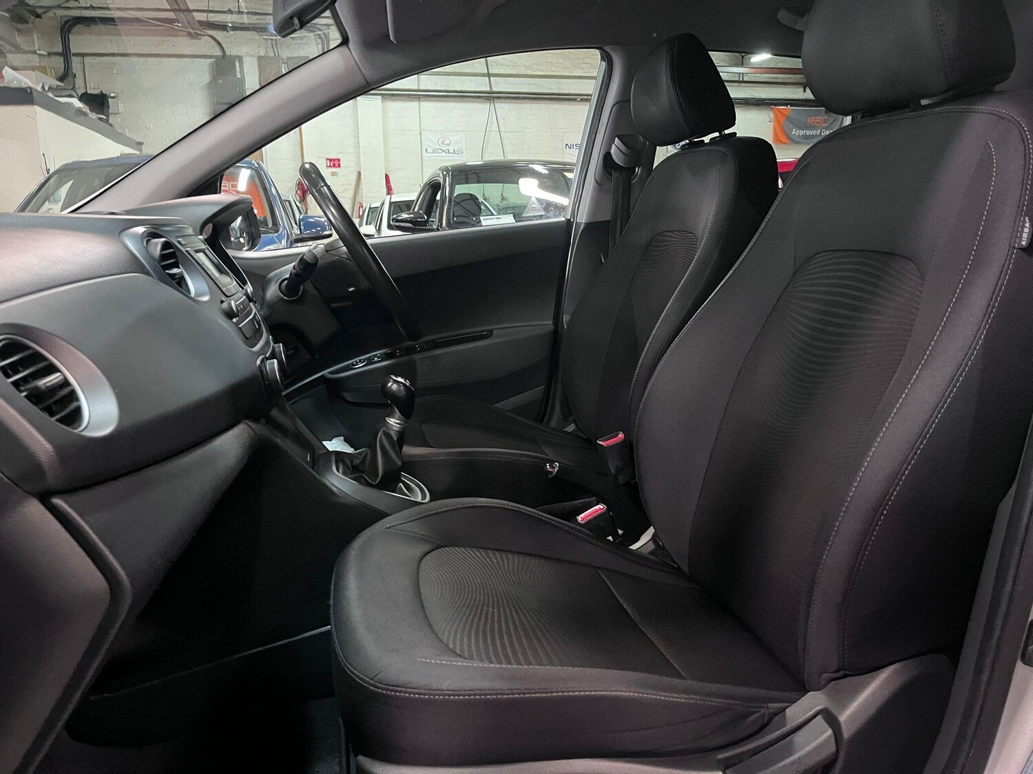 Used Hyundai i10 2017 for sale - 76084492: Photo 18
