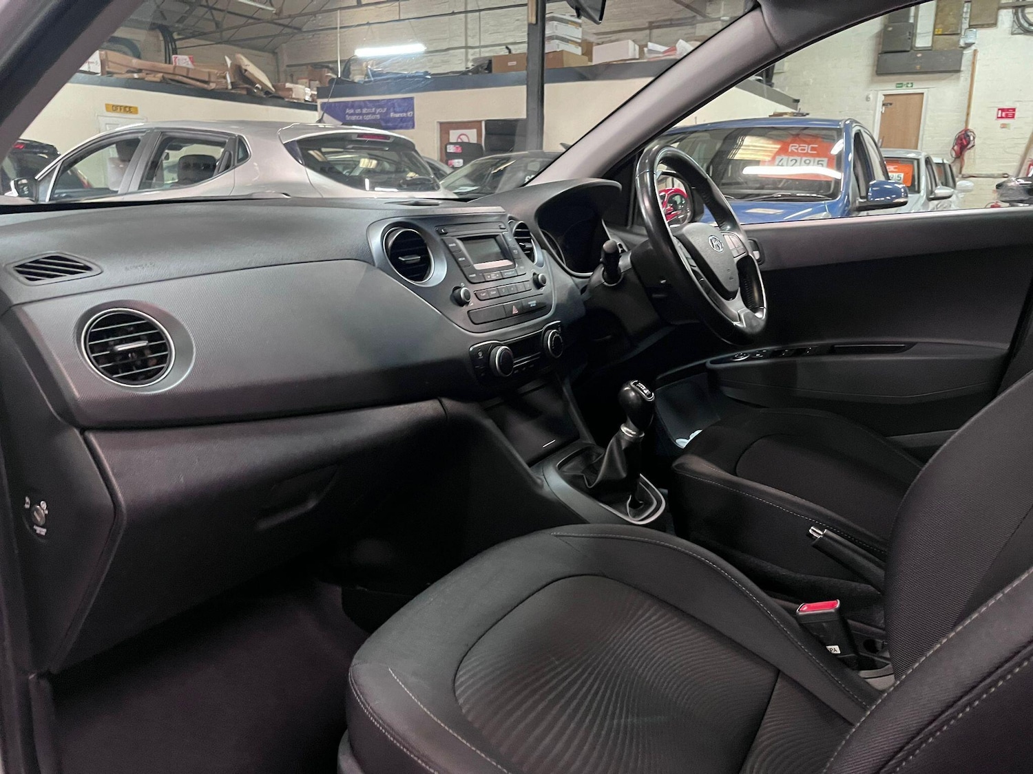 Used Hyundai i10 2017 for sale - 76084492: Photo 19