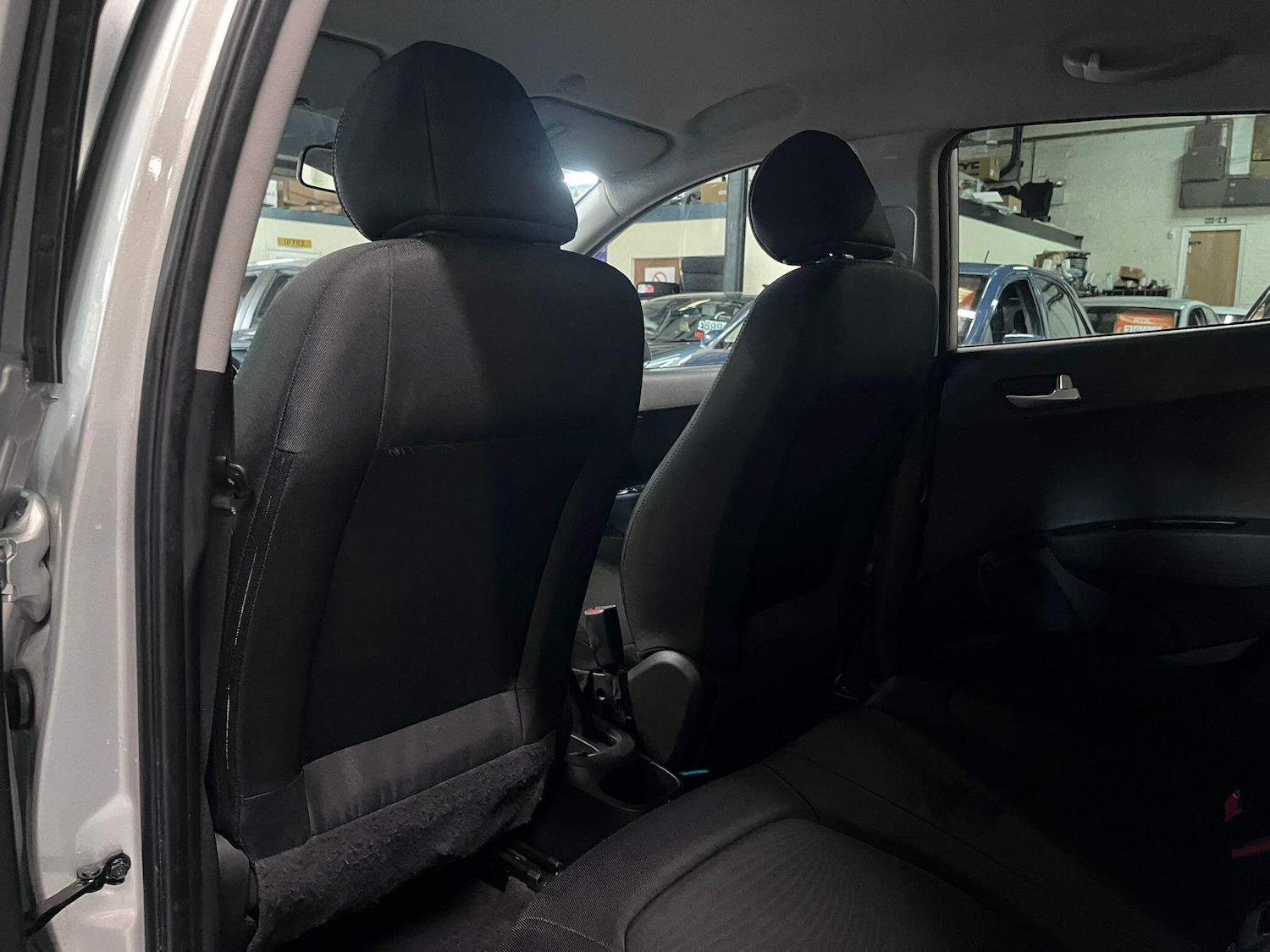 Used Hyundai i10 2017 for sale - 76084492: Photo 20