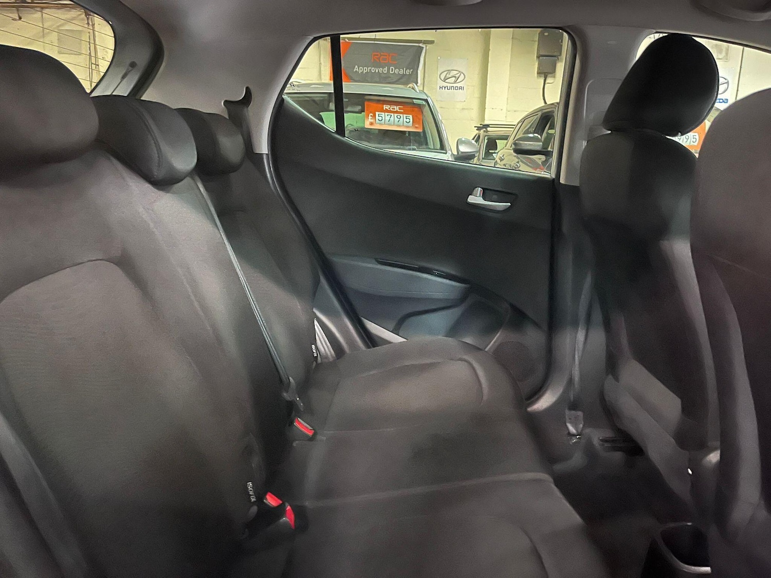 Used Hyundai i10 2017 for sale - 76084492: Photo 24