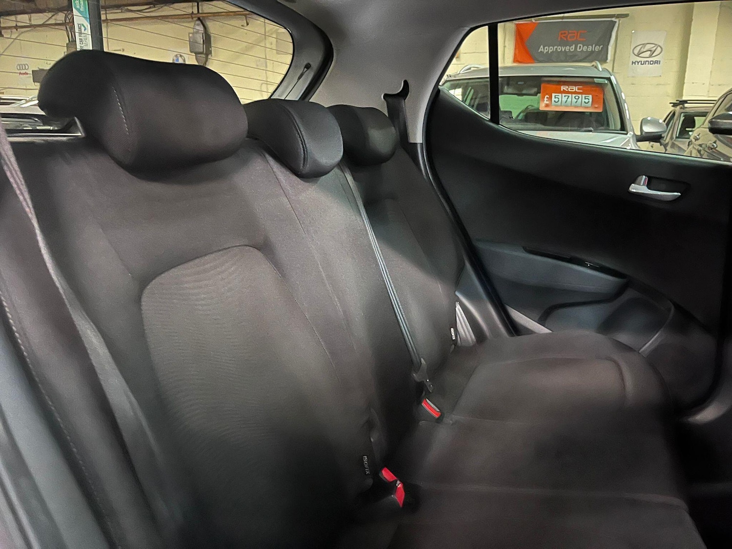 Used Hyundai i10 2017 for sale - 76084492: Photo 25