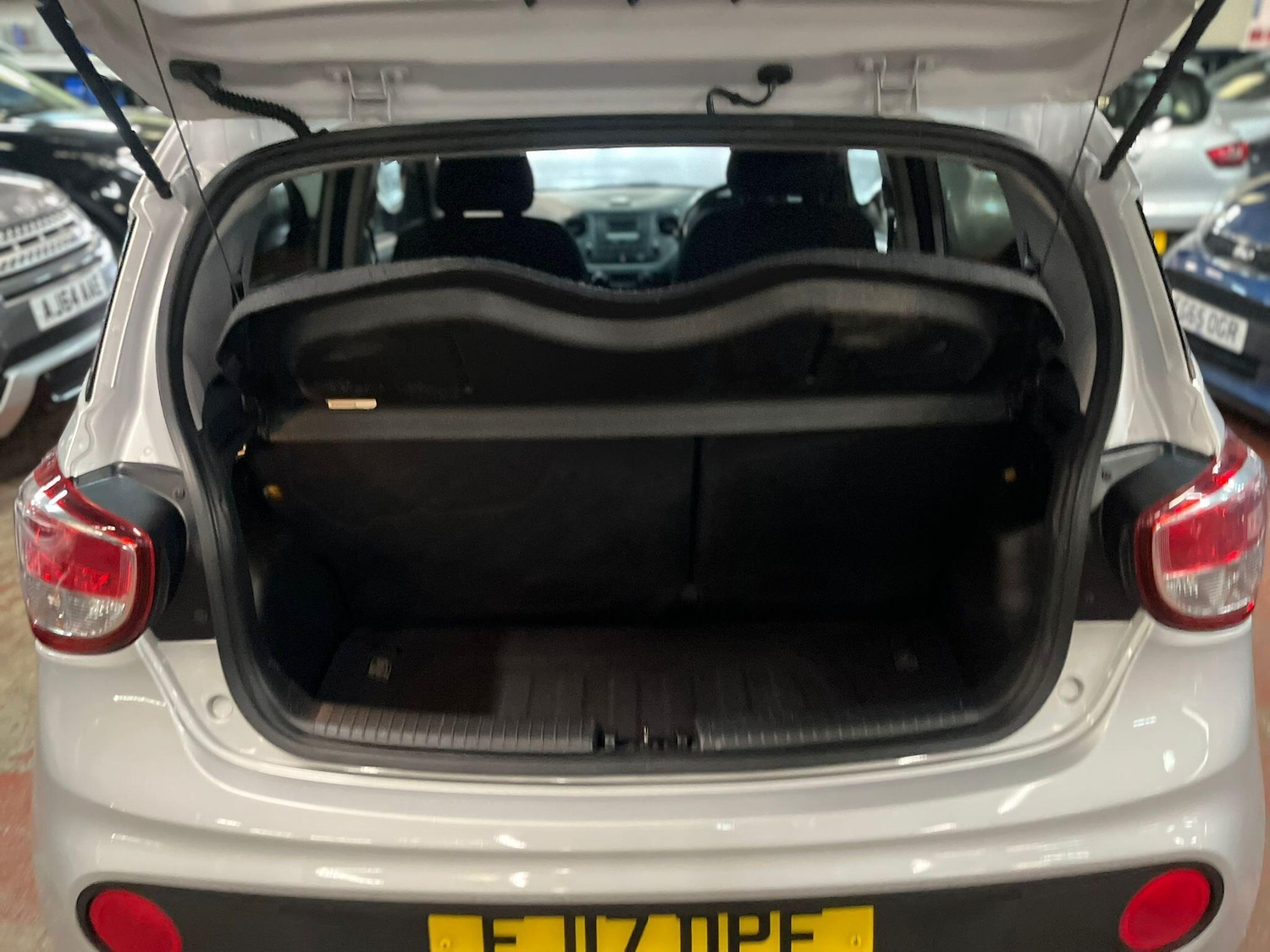 Used Hyundai i10 2017 for sale - 76084492: Photo 26