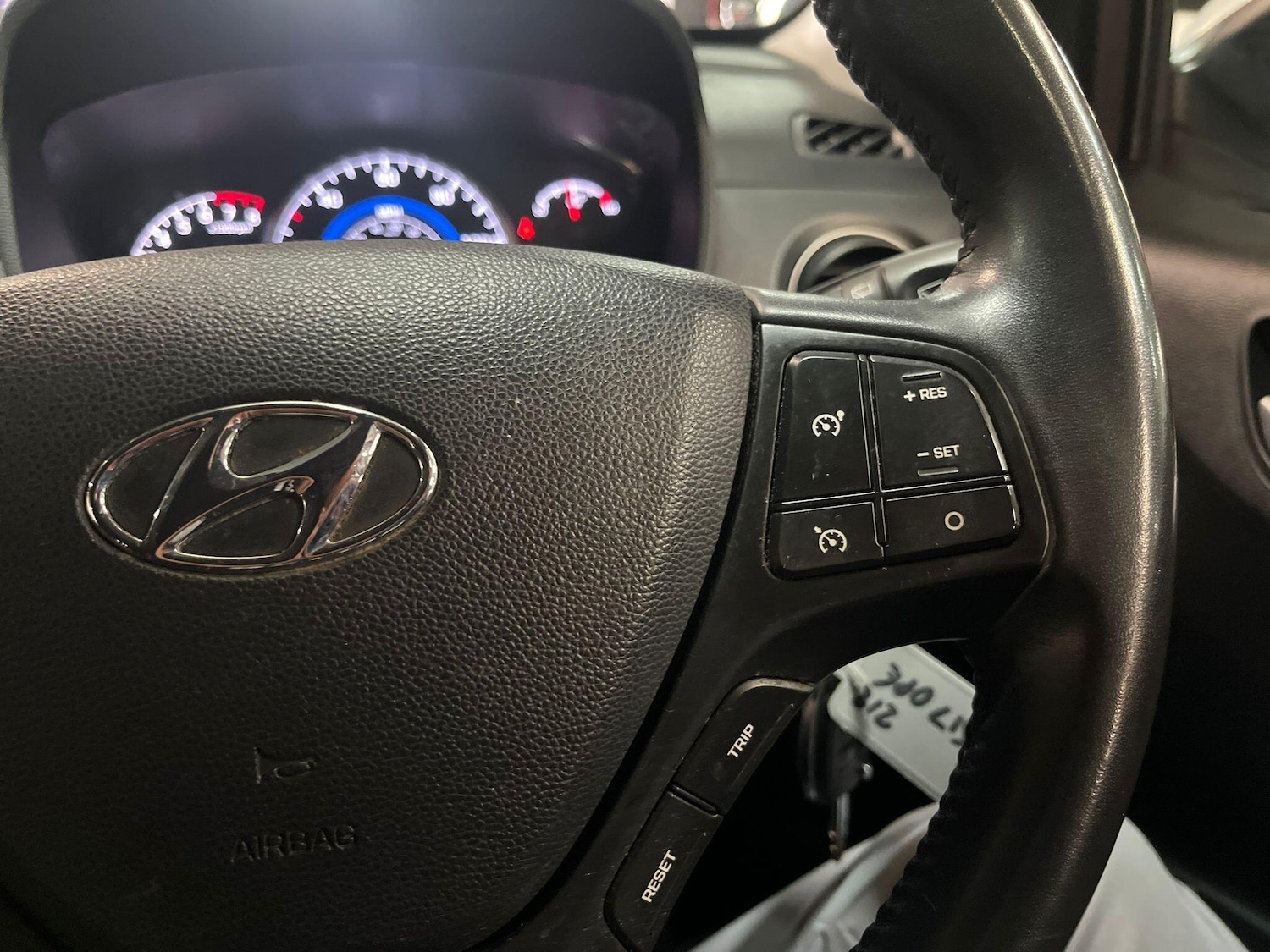 Used Hyundai i10 2017 for sale - 76084492: Photo 29