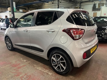 Used Hyundai i10 2017 for sale - 76084492: Photo 4