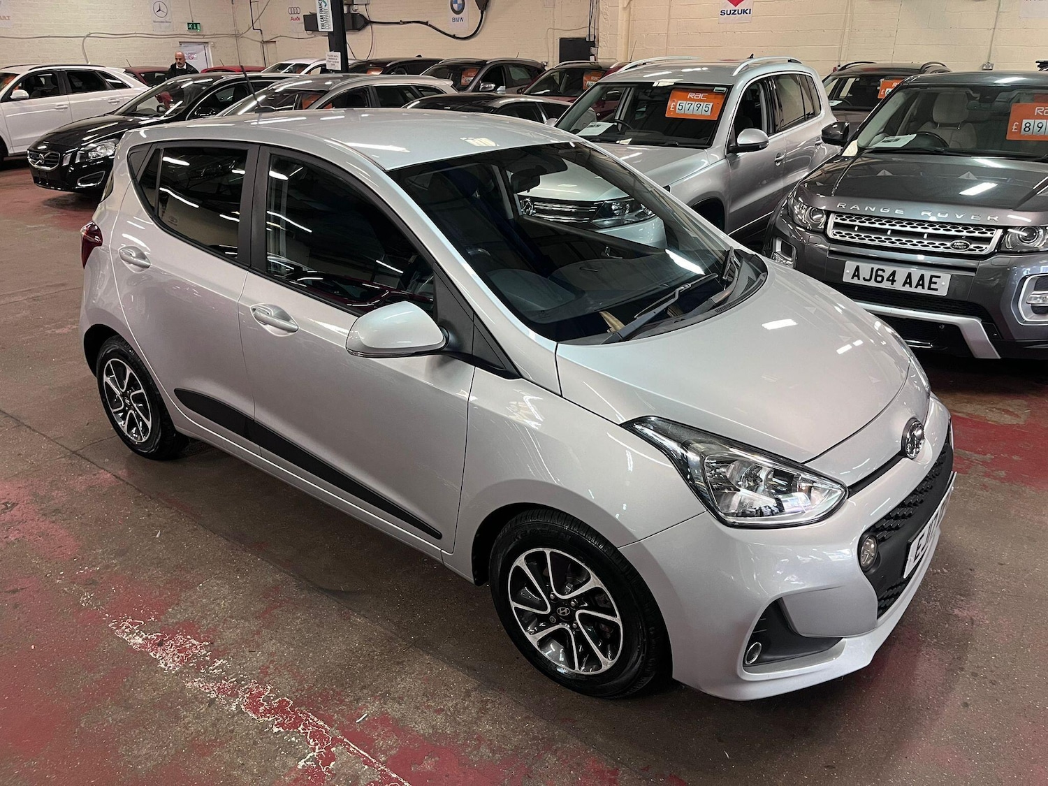 Used Hyundai i10 2017 for sale - 76084492: Photo 8