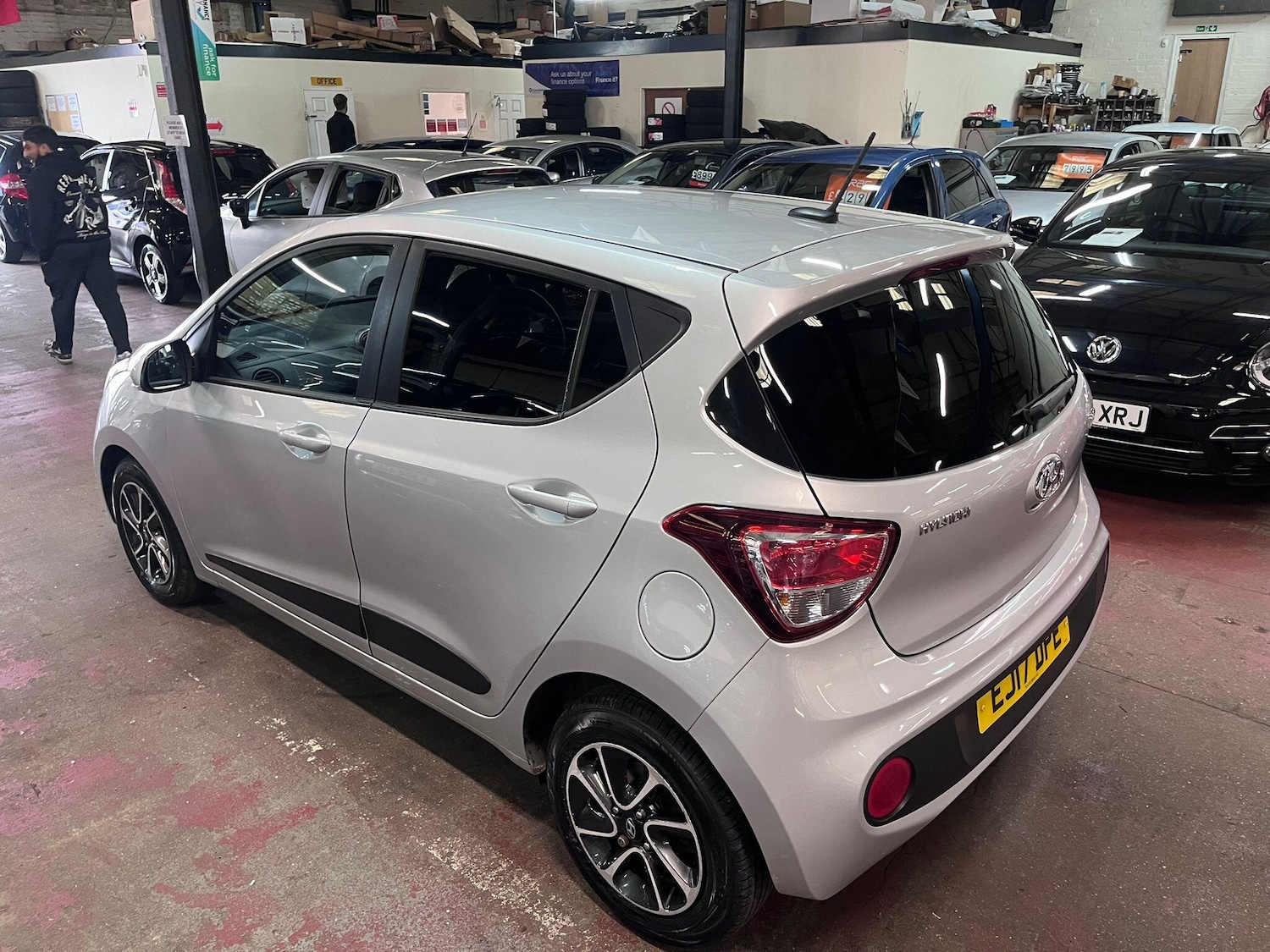Used Hyundai i10 2017 for sale - 76084492: Photo 9