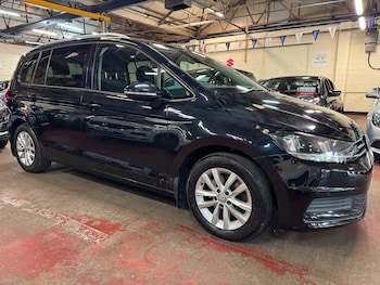 Used Volkswagen Touran 2015 for sale - 79452840: Photo