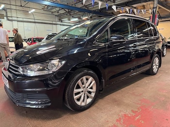 Used Volkswagen Touran 2015 for sale - 79452840: Photo