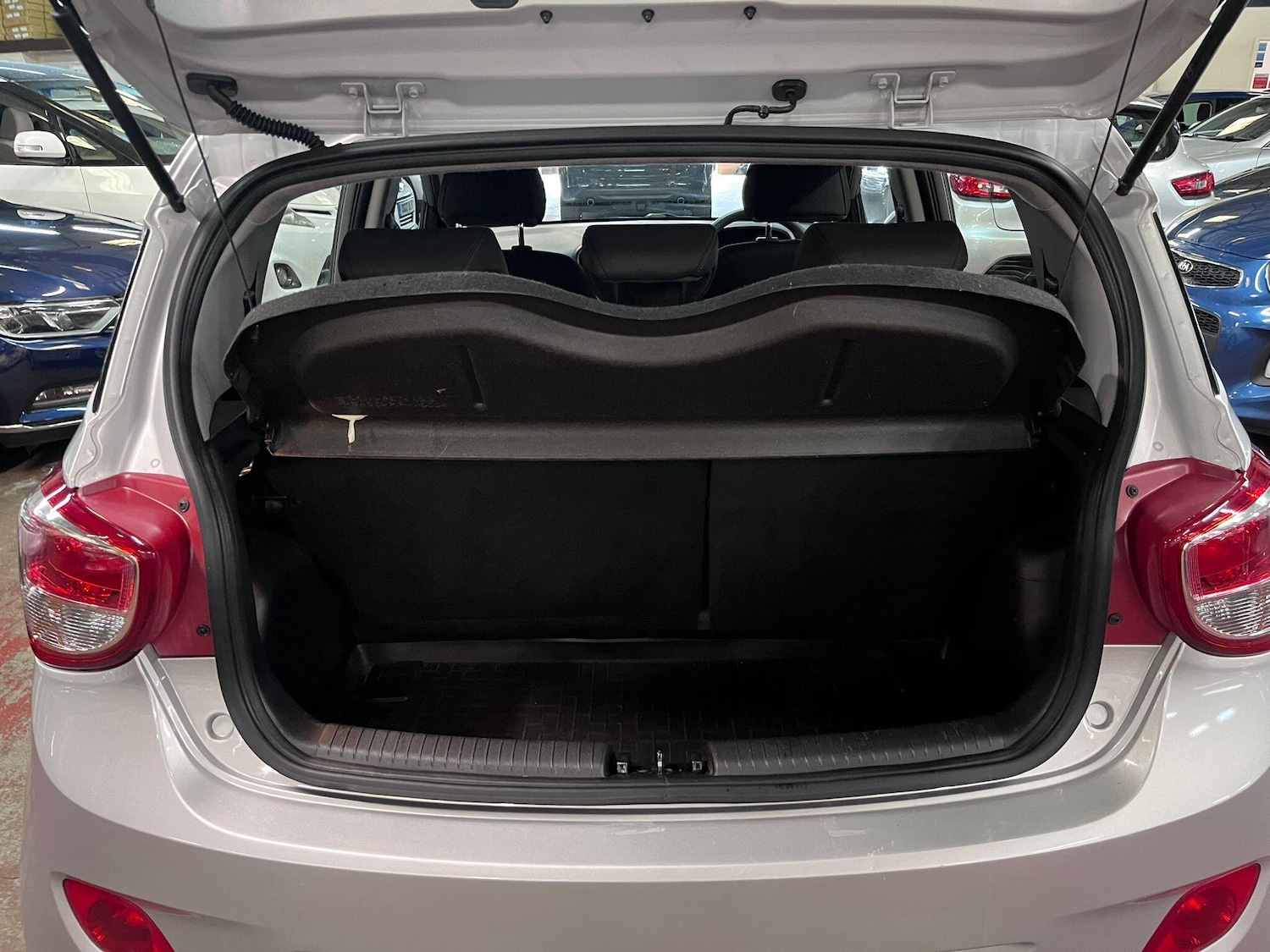 Used Hyundai i10 2016 for sale - 76042233: Photo 12