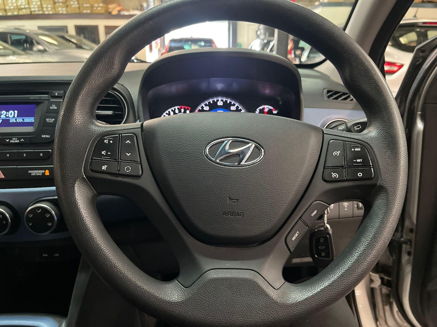 Used Hyundai i10 2016 for sale - 76042233: Photo 26