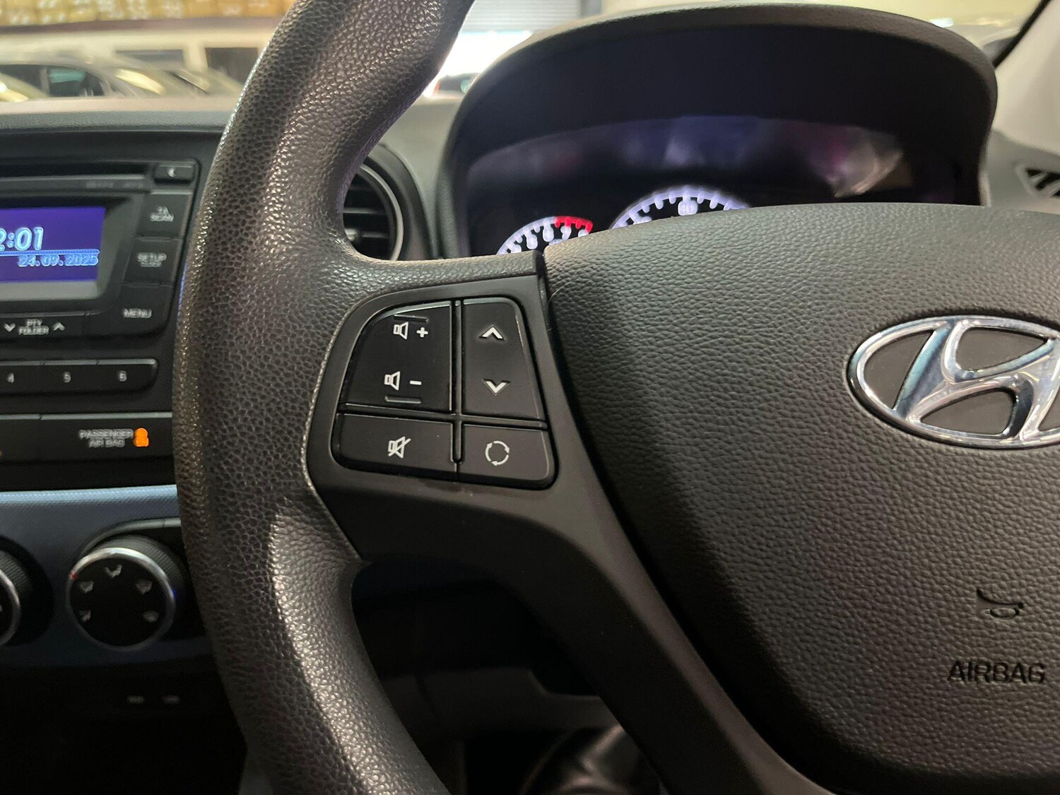 Used Hyundai i10 2016 for sale - 76042233: Photo 27