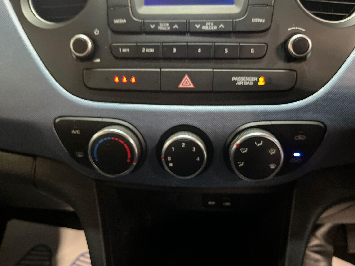 Used Hyundai i10 2016 for sale - 76042233: Photo 32