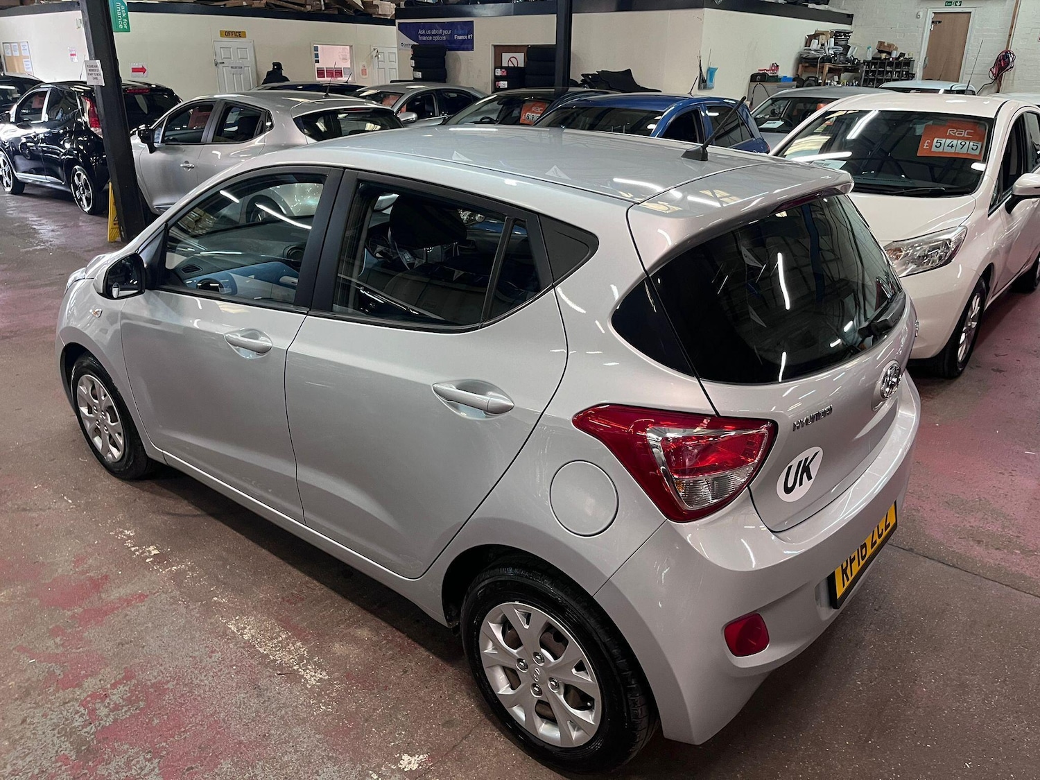 Used Hyundai i10 2016 for sale - 76042233: Photo 9