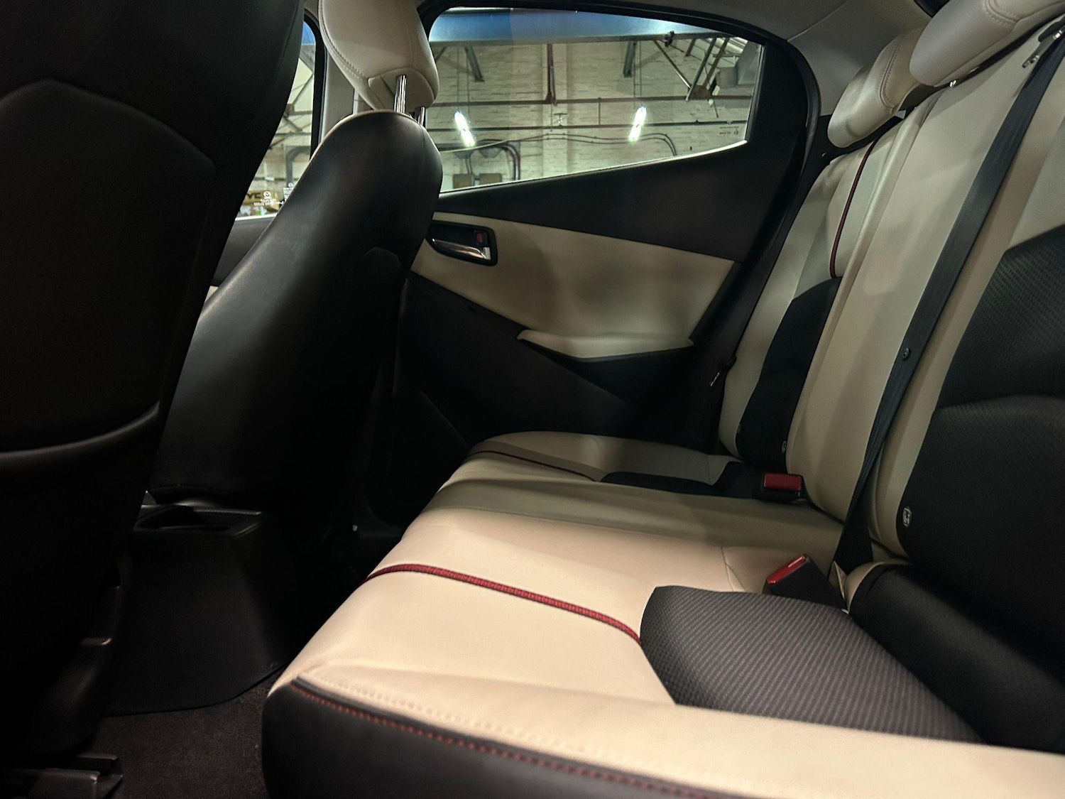 Used Mazda Mazda2 2016 for sale - 77016372: Photo 18