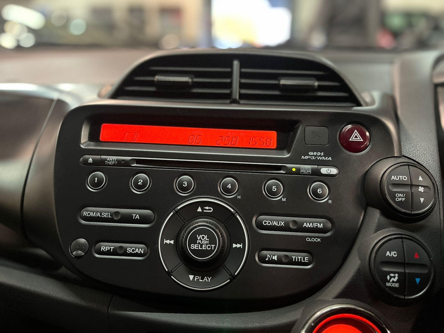 Used Honda Jazz 2014 for sale - 77291518: Photo 30