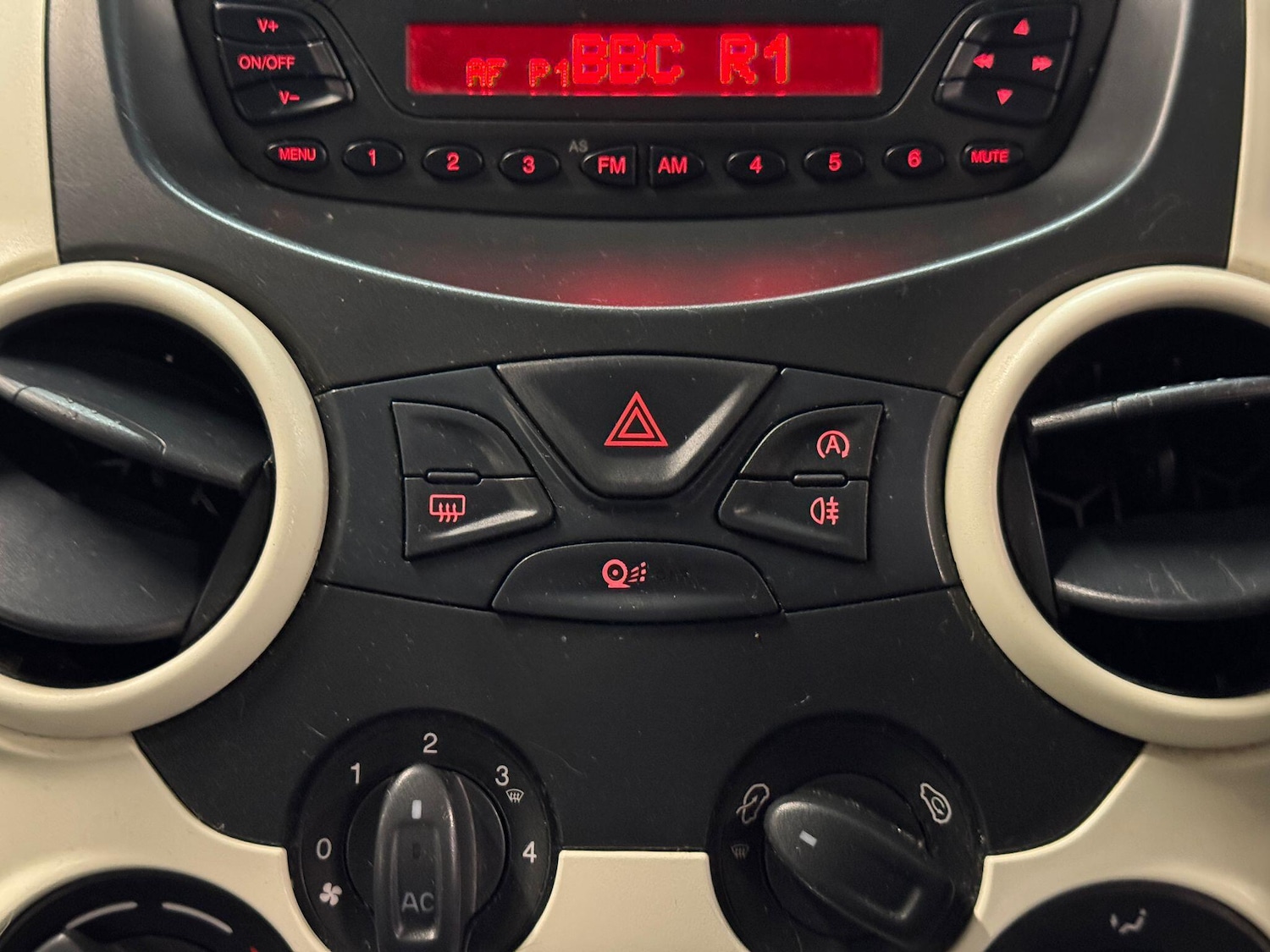 Used Ford Ka 2016 for sale - 77229948: Photo 23