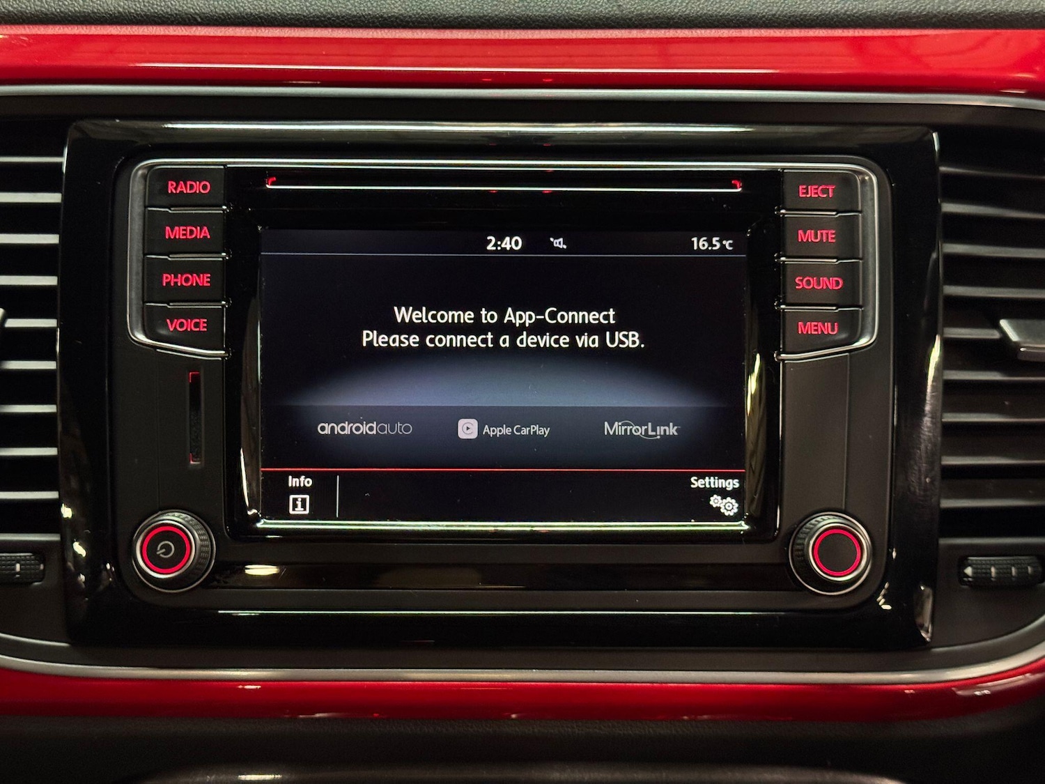 Used Volkswagen Beetle 2016 for sale - 76083890: Photo 24