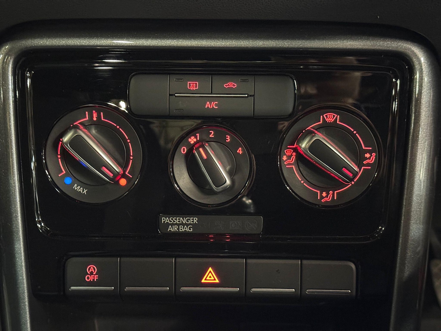 Used Volkswagen Beetle 2016 for sale - 76083890: Photo 26