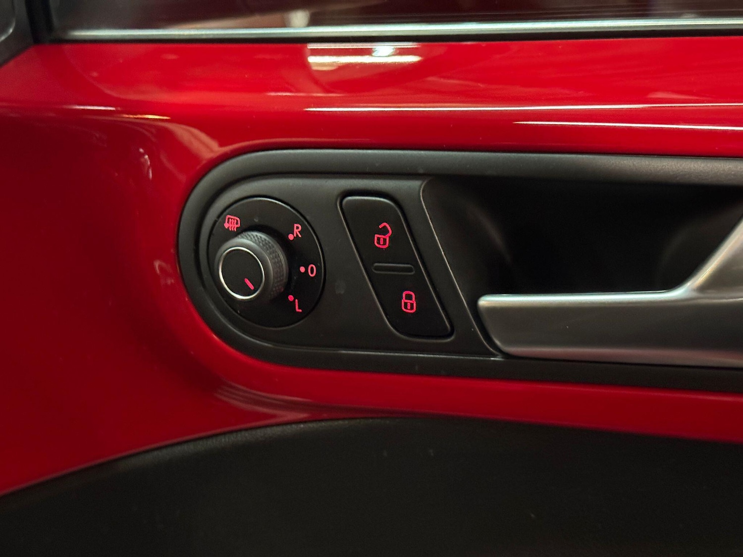 Used Volkswagen Beetle 2016 for sale - 76083890: Photo 28