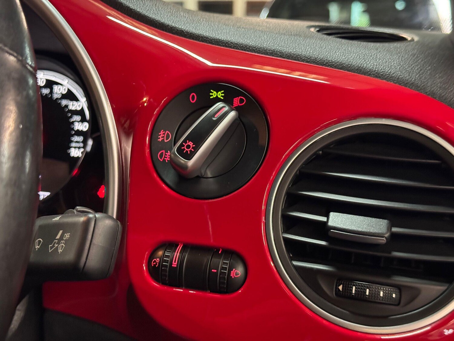 Used Volkswagen Beetle 2016 for sale - 76083890: Photo 29