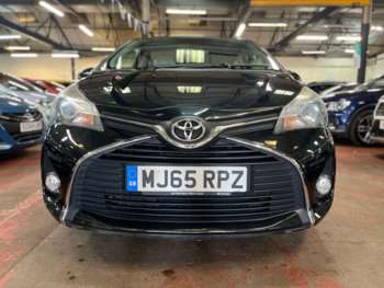 Used Toyota Yaris 2015 for sale - 74160396: Photo