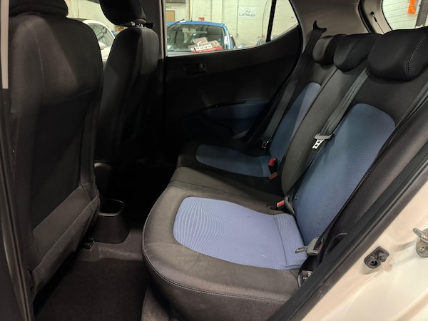 Used Hyundai i10 2016 for sale - 76214182: Photo 19