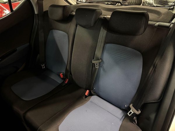 Used Hyundai i10 2016 for sale - 76214182: Photo 20