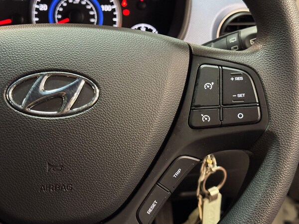 Used Hyundai i10 2016 for sale - 76214182: Photo 27