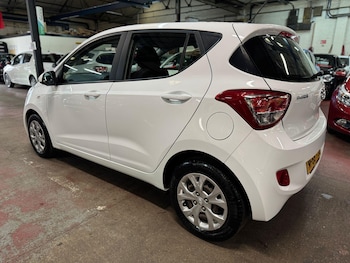 Used Hyundai i10 2016 for sale - 76214182: Photo 4