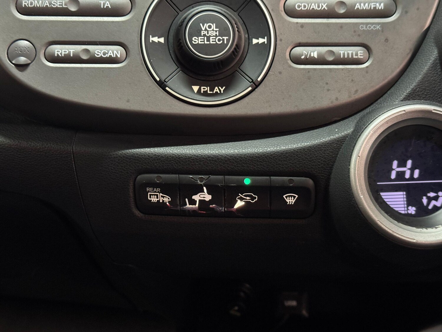 Used Honda Jazz 2010 for sale - 76360286: Photo 31