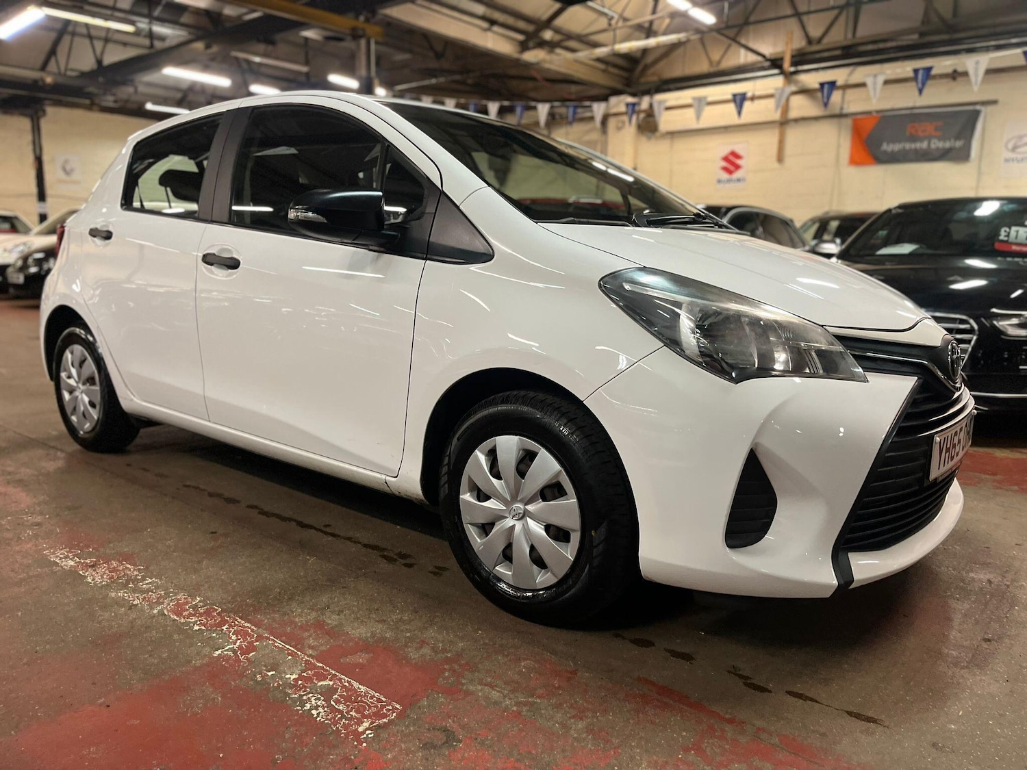 Used Toyota Yaris 2015 for sale - 76926280: Photo 1