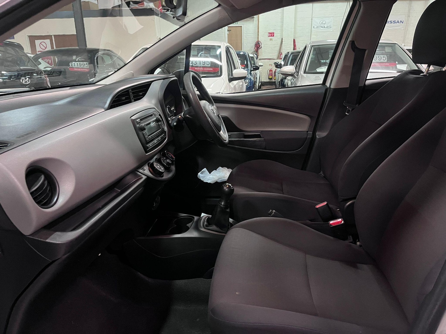 Used Toyota Yaris 2015 for sale - 76926280: Photo 18