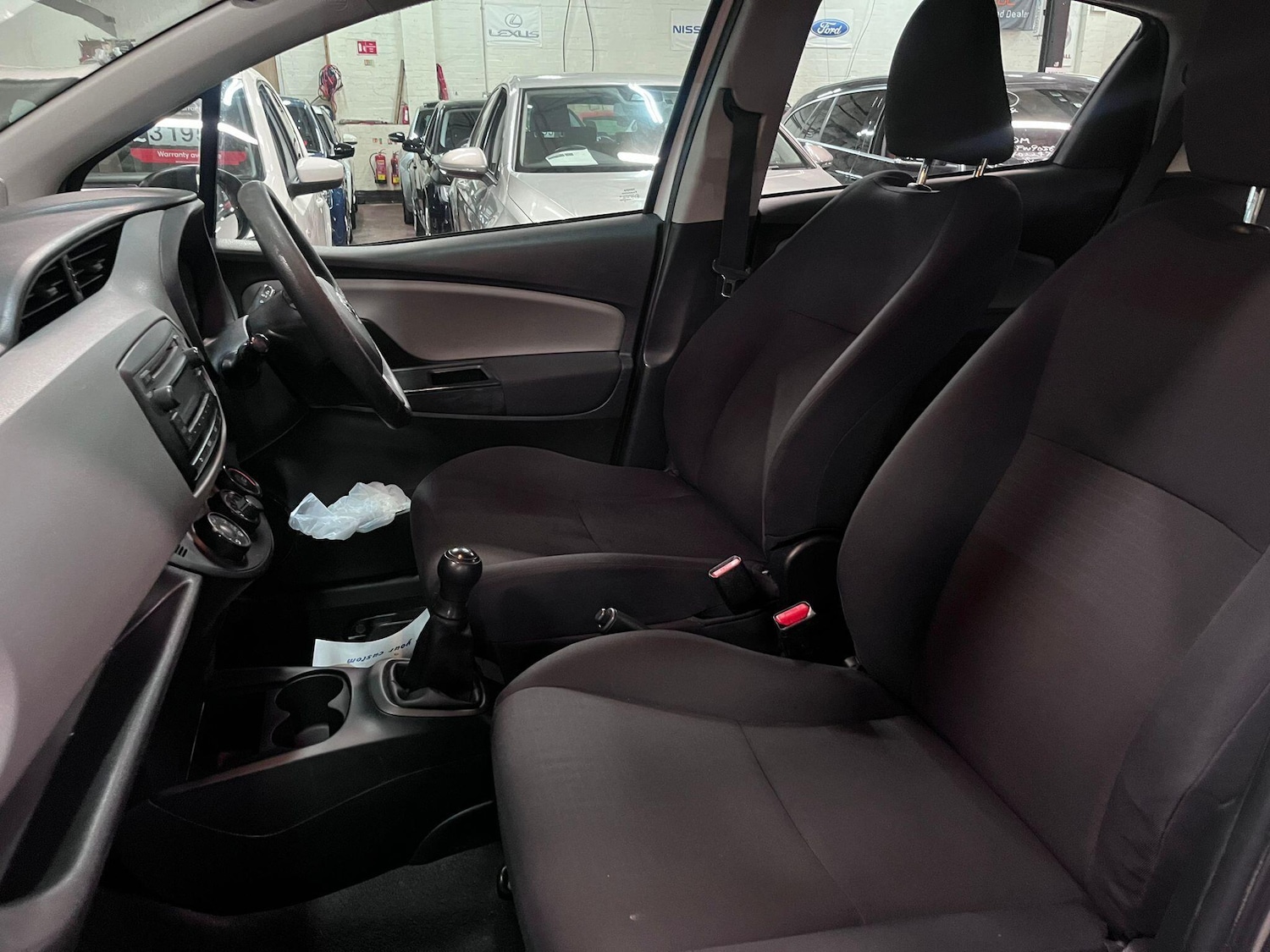 Used Toyota Yaris 2015 for sale - 76926280: Photo 20