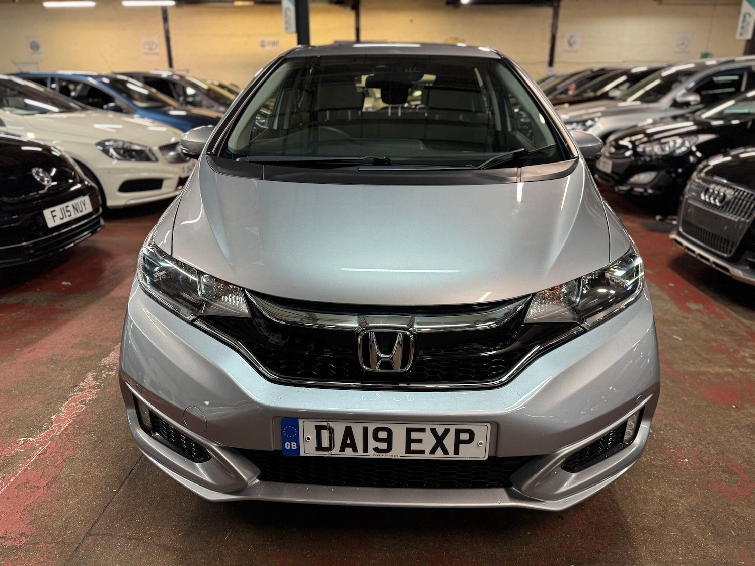Used Honda Jazz 2019 for sale - 76728589: Photo 2