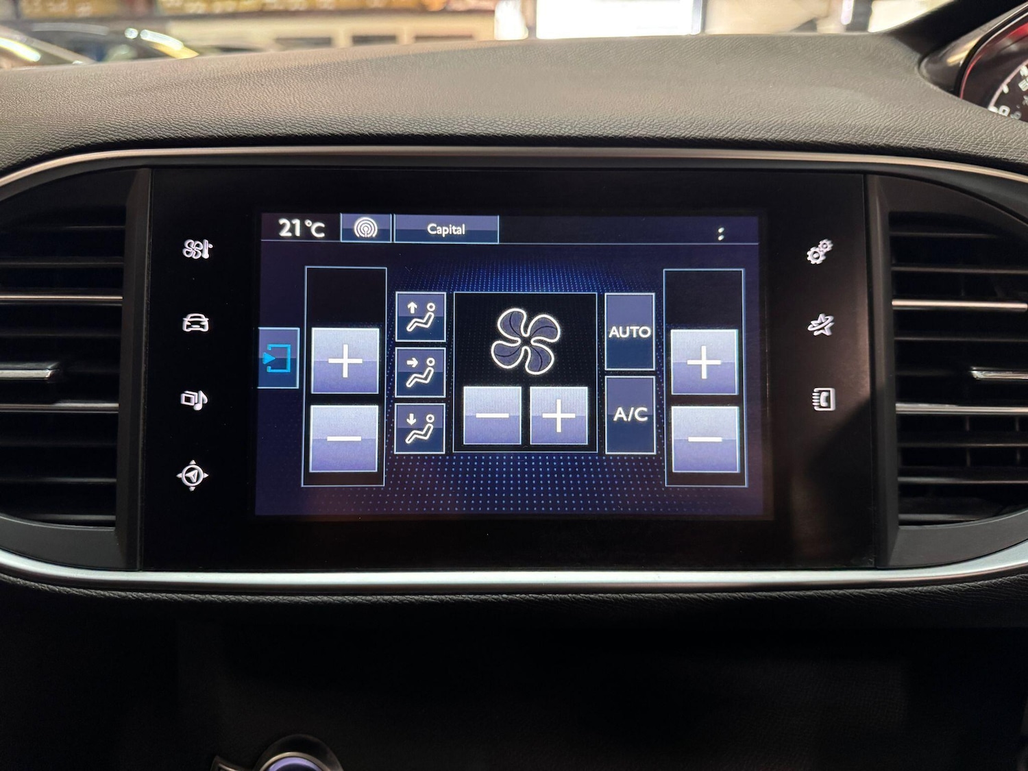 Used Peugeot 308 2017 for sale - 76521631: Photo 33