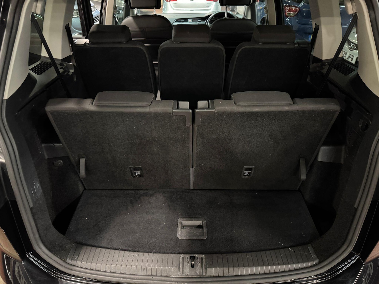 Used Volkswagen Touran 2016 for sale - 76399325: Photo 9