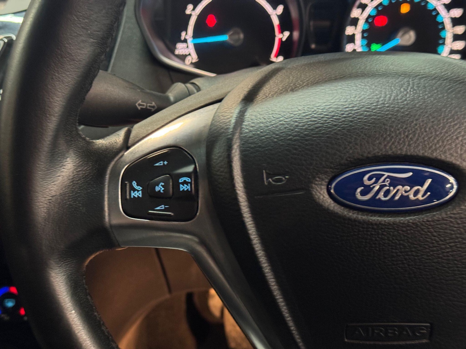 Used Ford Fiesta 2015 for sale - 76388611: Photo 25