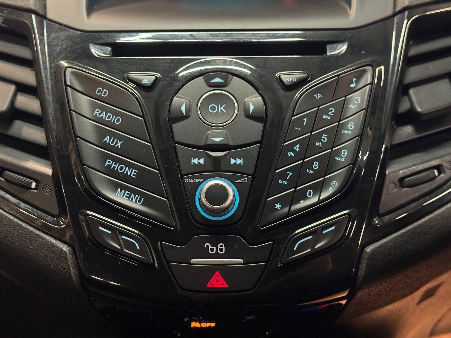 Used Ford Fiesta 2015 for sale - 76388611: Photo 30