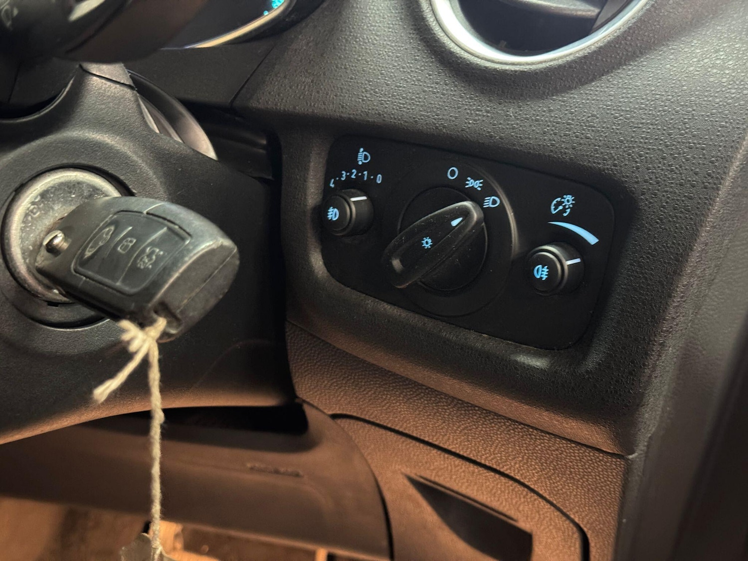 Used Ford Fiesta 2015 for sale - 76388611: Photo 32