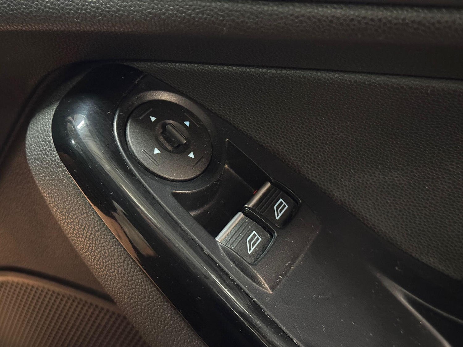 Used Ford Fiesta 2015 for sale - 76388611: Photo 33