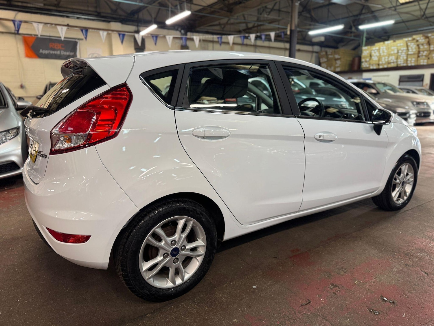 Used Ford Fiesta 2015 for sale - 76388611: Photo 6